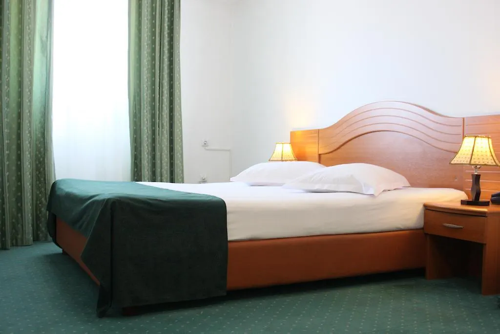 Hotel Sir Orhideea Bucharest 2*,