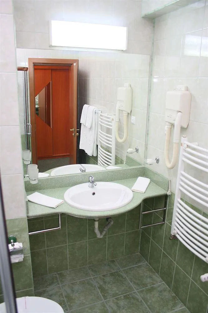 Hotel Sir Orhideea Boekarest